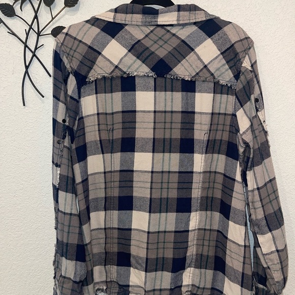 GILDED Intent By Buckle Brown Green Blue Flannel Raw Edge Snap Up Size Medium - Picture 9 of 13